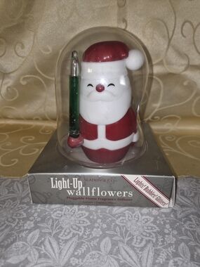 Slatkin & Co. Red and White Santa Light-Up Wallflower Fragrance Diffuser
